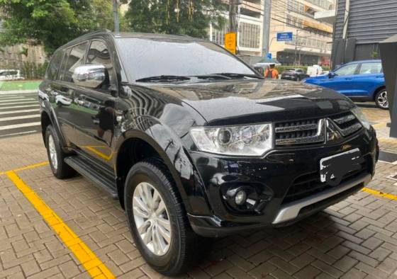 MITSUBISHI PAJERO 3.5 HPE 4X4 7 LUGARES V6 24V FLEX 4P AUTOMÁTICO MITSUBISHI PAJERO 3.5 HPE 4X4 7 LUGARES V6 24V FLEX 4P AUTOMÁTICO